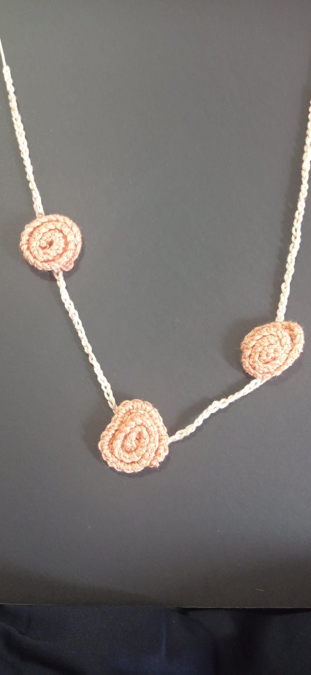 Collar de rosas